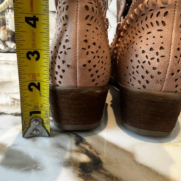 Not Rated Girl's Pink Laser Eyelet Vegan Leather Ankle Booties Size 6.5 - Picture 8 of 9